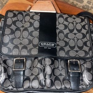 Coach Messenger Style Bag/Purse